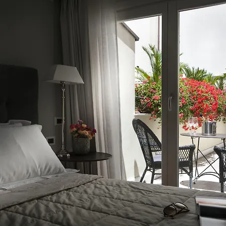 Bb 22 Palace לינה וארוחת בוקר 4*